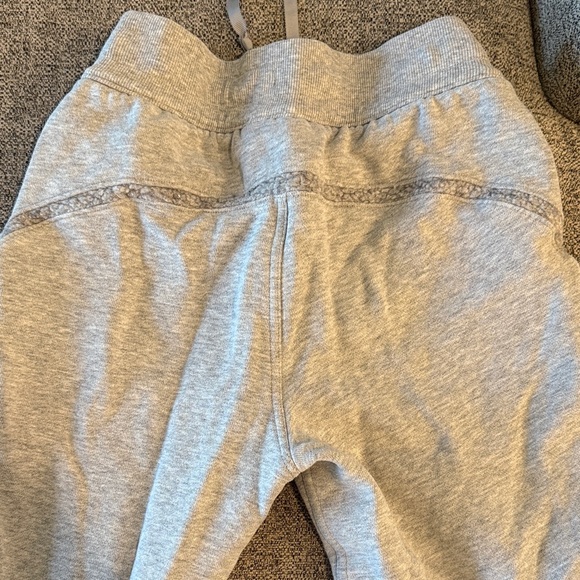 Lululemon Women’s Grey Scuba Jogger Sherpa Stripe - Picture 3 of 5